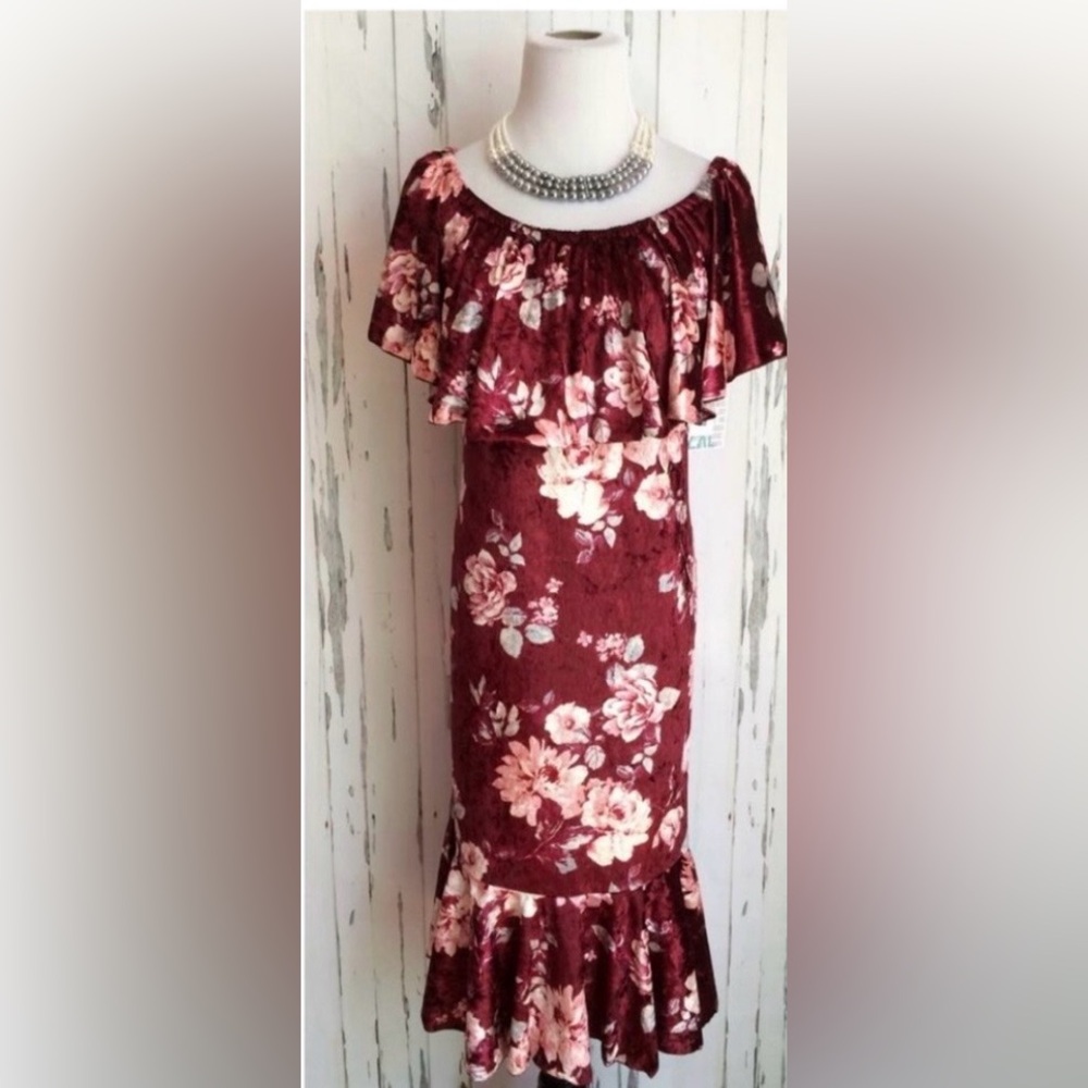 NEW•2X•RED VELVET FLORAL CICI DRESS